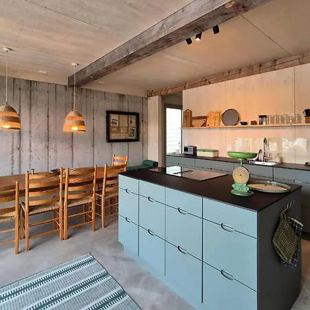 度假居 5 Bedroom Lovely In Urangsvag