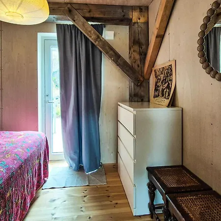 5 Bedroom Lovely In Urangsvag 度假居