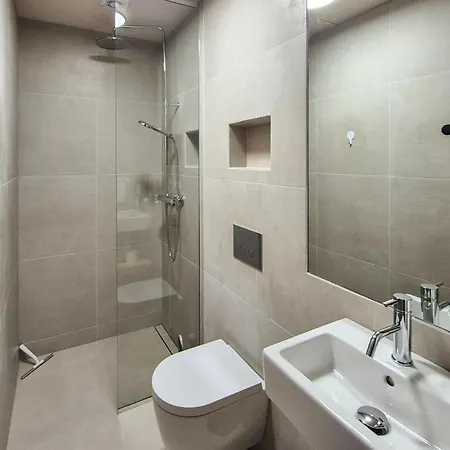 5 Bedroom Lovely In Urangsvag Casa vacanze